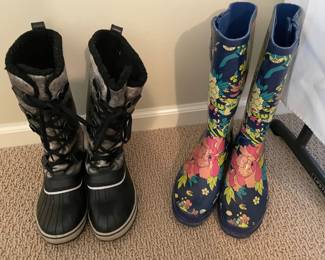 Sorrell boots and rain boots - size 9M