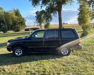 1996 FORD EXPLORER 290,154 MILES, STARTS AND RUNS NEEDS NEW BRAKES