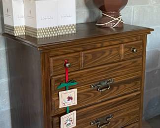 DRESSER &  LUMINARA  CANDLES