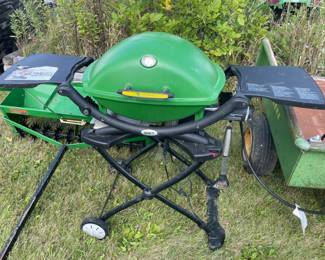JOHN DEERE WEBER GRILL