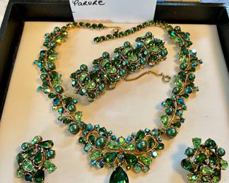 Spectacular Schiaparelli Parure Chunky Necklace Bracelet + Earrings 1960’s Faux Emeralds & Pearls