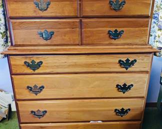 Vintage 
Six  Drawer Maple Bedroom Dresser 