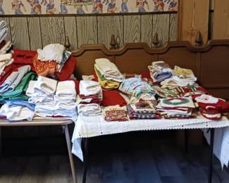 Towels & washcloths and assorted linens