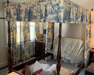 Henkel Harris four poster bed