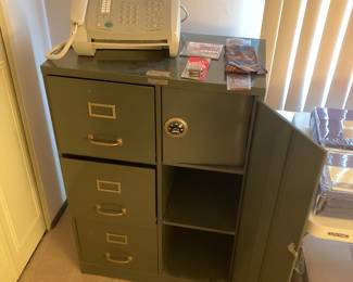 File drawer cabinet with safe