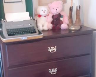 Small chest of drawers 