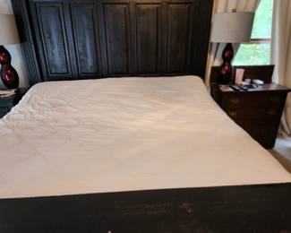 KING SIZED BEDROOM  MATTRESS, WITH ADJUSTABLE HEAD AND FOOT ELECTRONIC