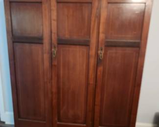 ANTIQUE ETAGERE WINE BAR