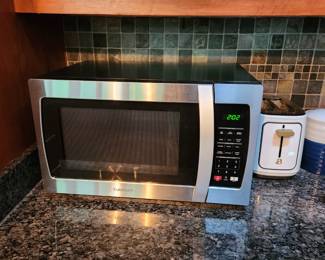 BTerrell Cuisinart Microwave
