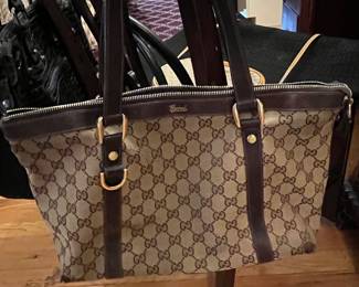 VINTAGE GUCCI HANDBAG