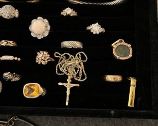 GOLD RINGS AND NECKLACES