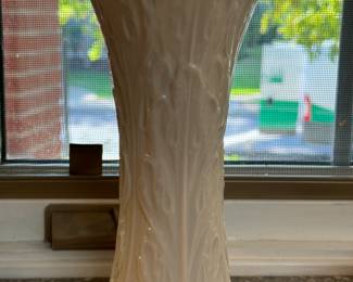 Vintage Lenox Porcelain Vase. Photo 1 of 2.