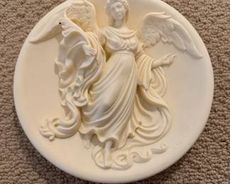 Royal Windsor "Gloria In Excelsis Deo!" Porcelain Plate. Photo 1 of 2.