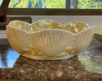 Vintage Belleek 1920 Double Shell Creamer & Sugar Set. Photo 3 of 4.