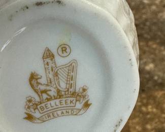 Vintage Belleek 1920 Double Shell Creamer & Sugar Set. Photo 2 of 4.