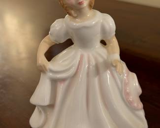 Royal Doulton "Amanda" Figurine. Photo 1 of 2.