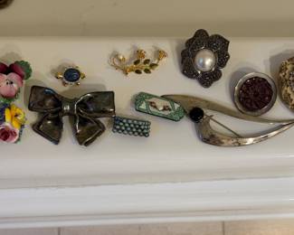 Broaches & Pins.