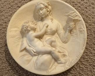 Royal Windsor "Madonna Sereno!" Porcelain Plate. Photo 1 of 2.