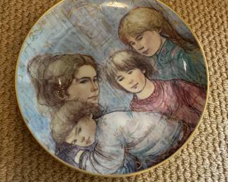 First Edition Edna Hibel "Leah's Family" Collector Plate. Signed by Artist. Photo 1 of 2.