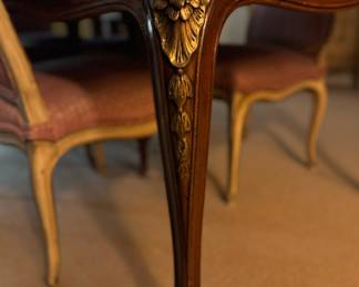 Vintage Burl Wood Queen Anne Style Extension Dining Table. Measures 40" x 68" Includes Two 11" Leaves. Photo 4 of 5.