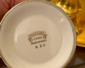 Pickard 24K Gold Rose & Daisy Small Bowl. Photo 2 of 2.