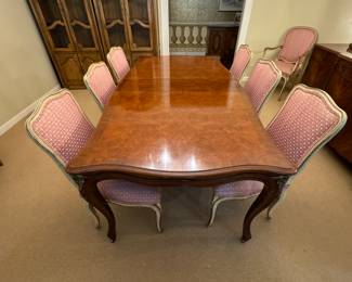 Vintage Burl Wood Queen Anne Style Extension Dining Table. Measures 40" x 68" Includes Two 11" Leaves. Photo 2 of 5.