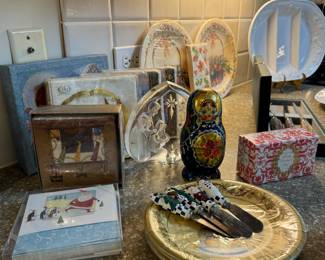 Assorted Napkins, Canapé Knives, Etc.