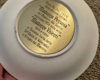 Royal Windsor "Madonna Pensosa" Porcelain Plate. Photo 2 of 2.