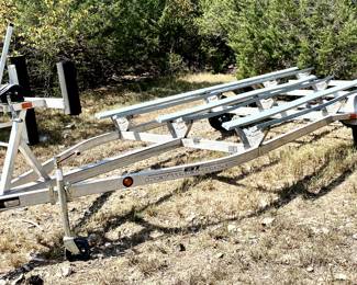 Excellent All Aluminum trailer. Tires and bumper protectors were stored off the trailer for preservation.