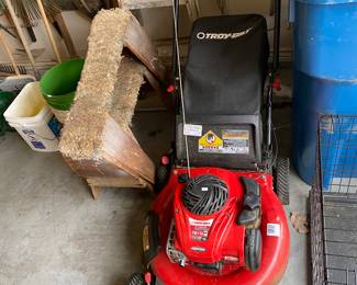 Excellent Troy Bilt push mower. 