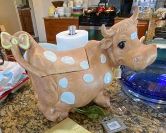Vintage Twin Winton Cow cookie jar with damage