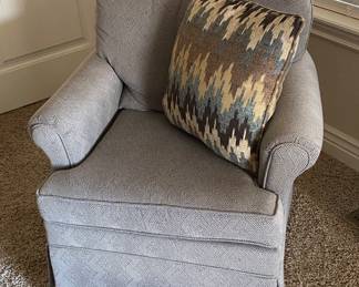 Newer swivel fabric chair.