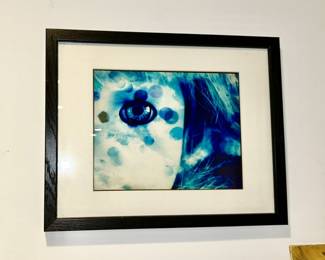 Partial face artwork 