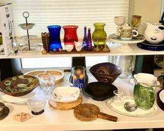 Miscellaneous kitchen items, Ninja blender, art pottery items