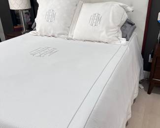 Like New Bed set