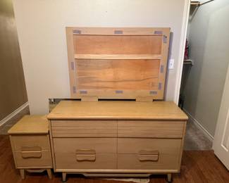 The mirror is behind the set. (There is a small chip.)