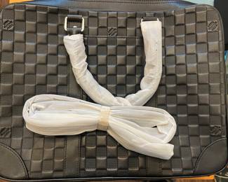 Brand new in the box Louis Vuitton purse… This purse will be discounted 30% on Sunday. 