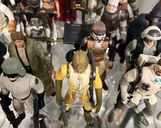 5 sets of complete Star wars characters from various generations