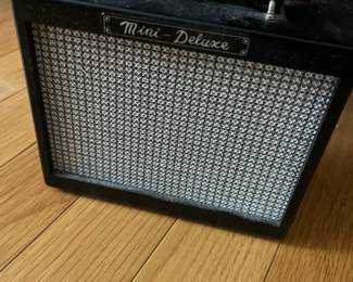 Fender Mini Deluxe Battery Powered Amp 