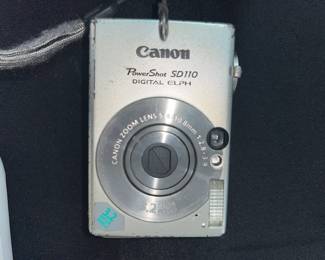 Canon Powershot SD110 Digital Elph Camera