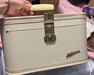 American Tourister train case retro small 