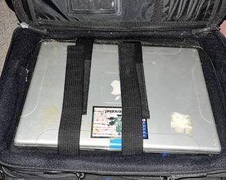 MacBook w/ Carrying Case 