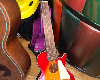 Epiphone Les Paul Acoustic / Electric Concert Ukulele - Heritage Cherry Sunburst 