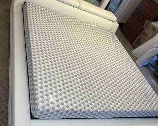 Layla Queen Mattress Platform Bed 