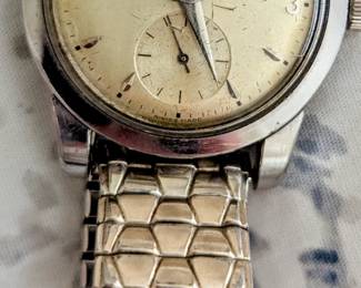 This vintage Ω
OMEGA AUTOMATIG Seamaster
