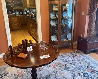 Piecrust table with ball and clawfoot