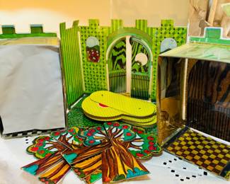 Emerald city with accessories