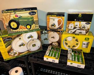 BRAND NEW John Deere kitchen items