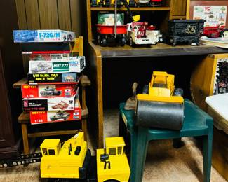 Vintage Tonka Toys & BRAND NEW model tanks