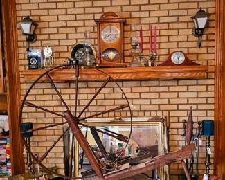 Antique Wooden spinning wheel 